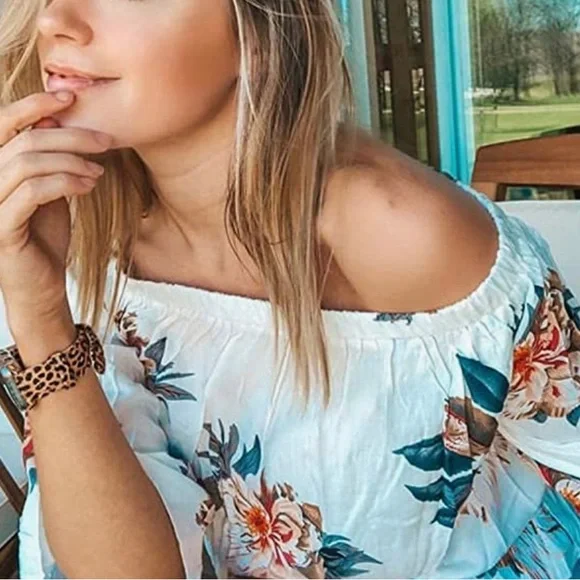 Off Shoulder Crop Top - Picture 5 of 7